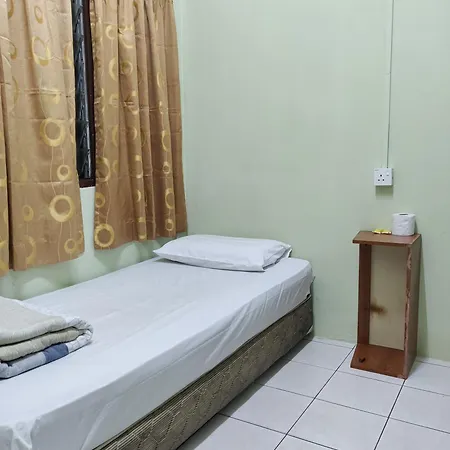 Jungle Ippie Hostel Tanah Rata Exterior photo