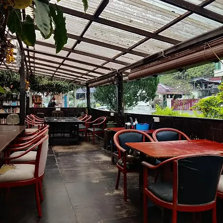 Jungle Ippie Hostel Tanah Rata Exterior photo
