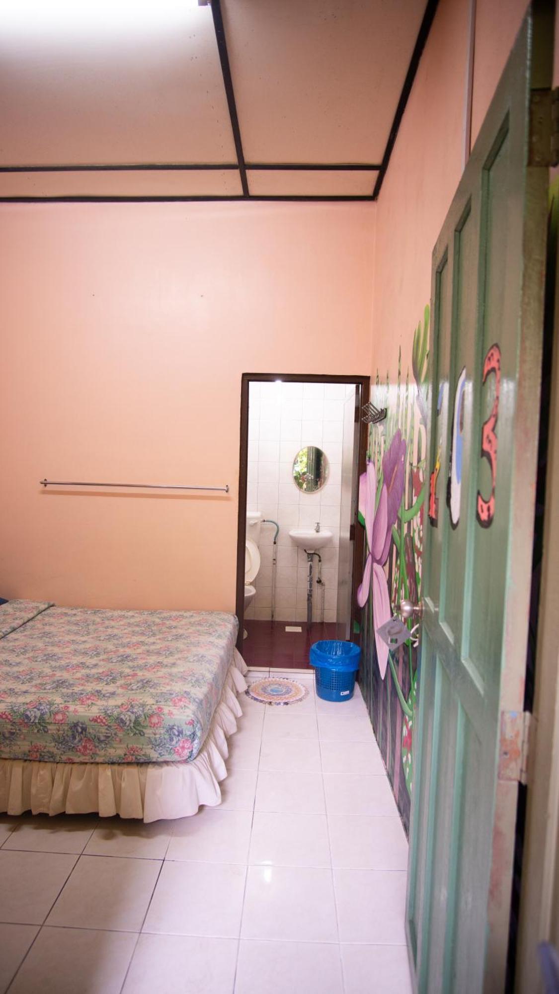 Jungle Ippie Hostel *